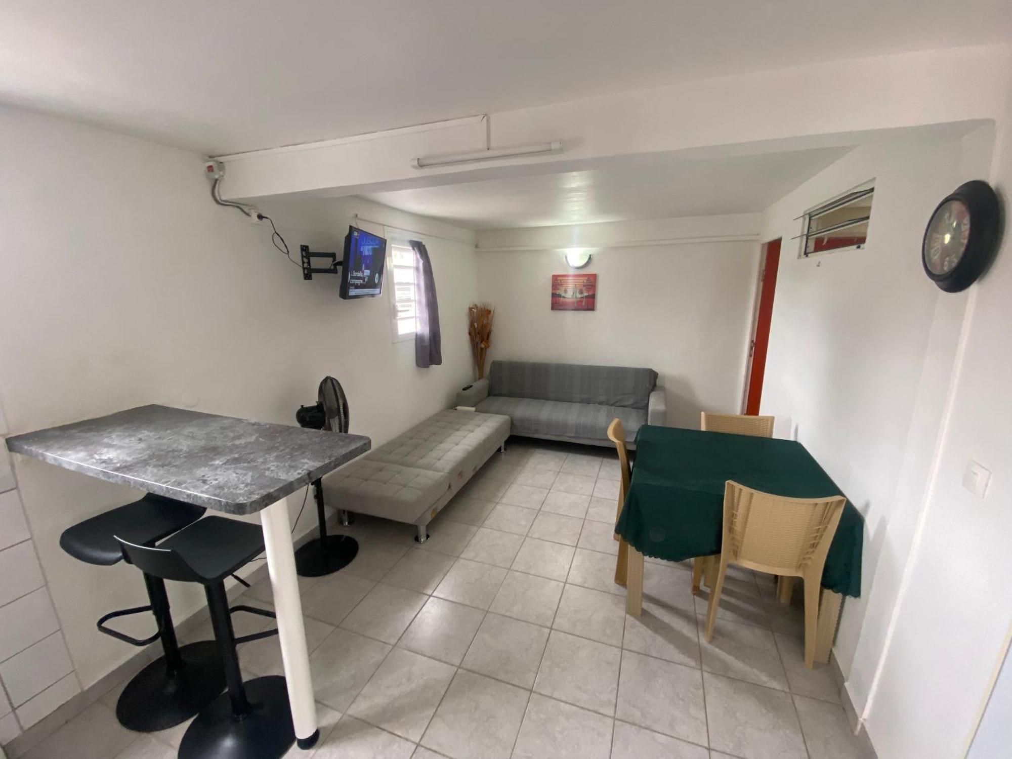 Logement De 40M2 Avec Terrasse, Moderne Et Equipe Petit-Canal Exteriör bild