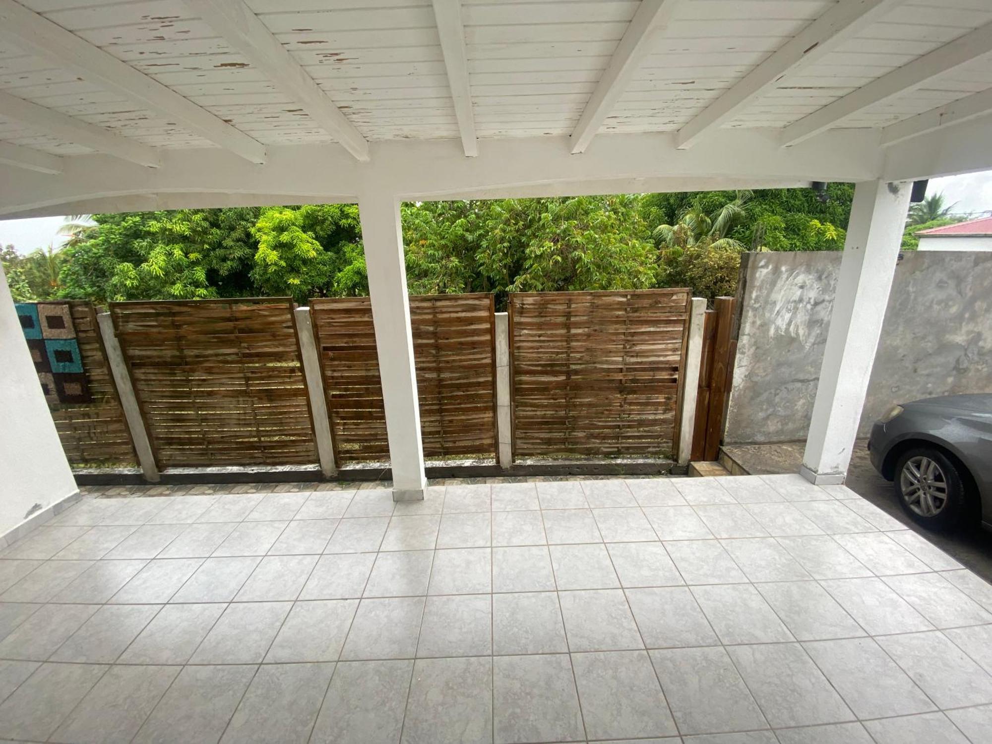 Logement De 40M2 Avec Terrasse, Moderne Et Equipe Petit-Canal Exteriör bild